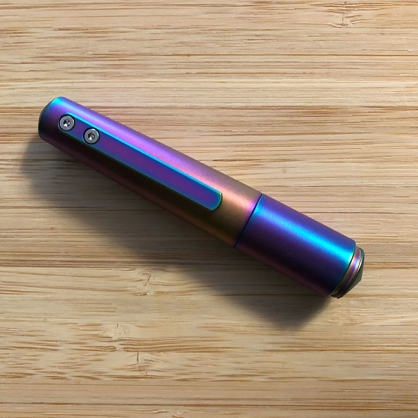 My new Namisu Nova Pocket (in the Petrol spectral hues) closed, and looking adorable. Pure aesthetic design pleasure.