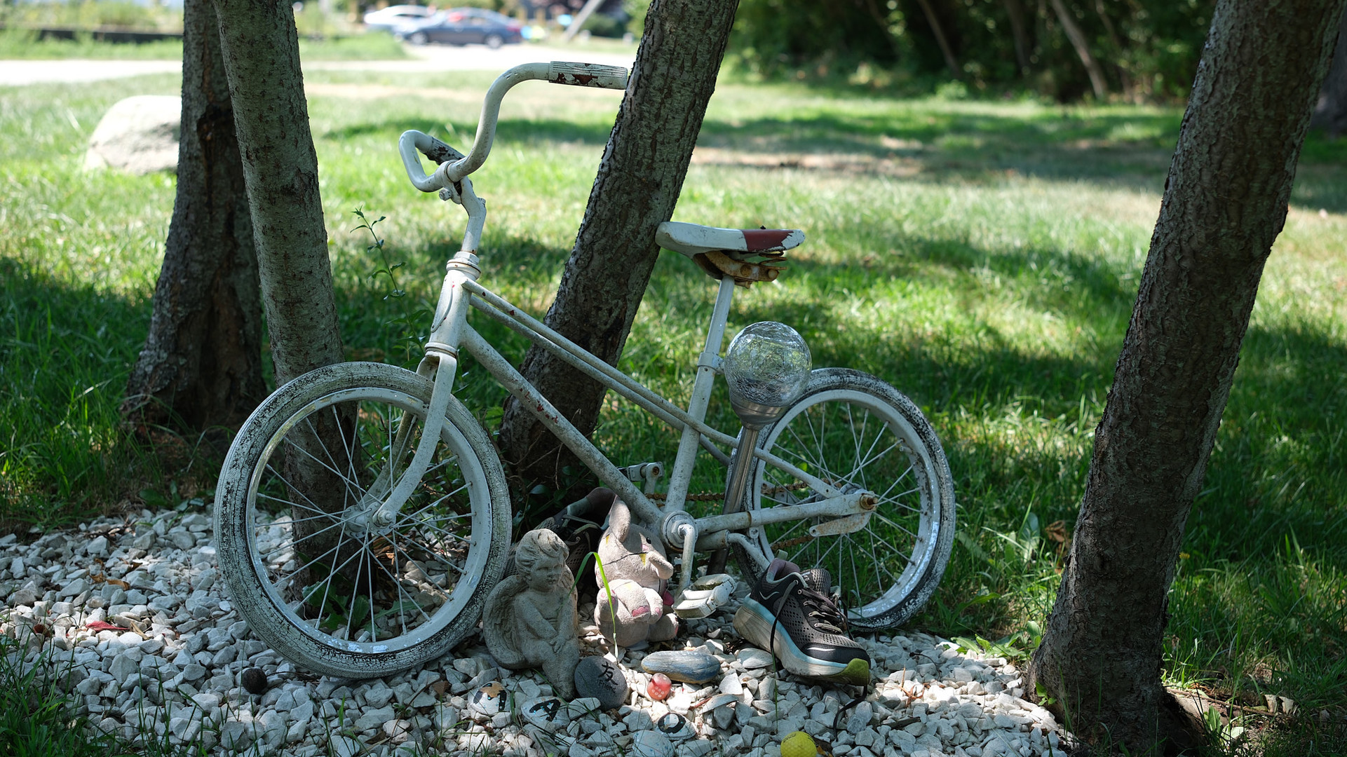 On the East Bay Bike Path, a sad reminder of a driver who wasn’t paying attention … the traditional white ghost bike of death.
